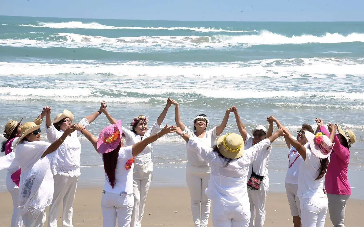 Realizan rituales por la llegada de la primavera en Playa Miramar José Luis Tapia (2)